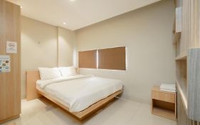 Green Apple Residence Near Sarinah Mitra Reddoorz